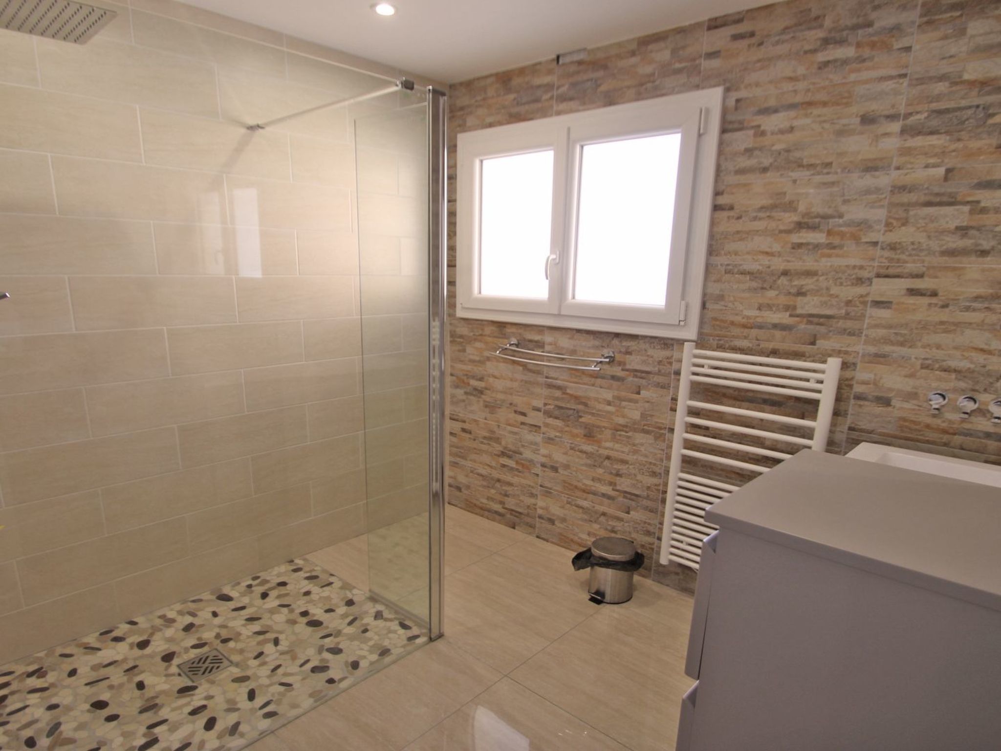 Photo of Wohnung T3 - 5 Personen - Klimatisierung - Wifi - Stadtzentrum