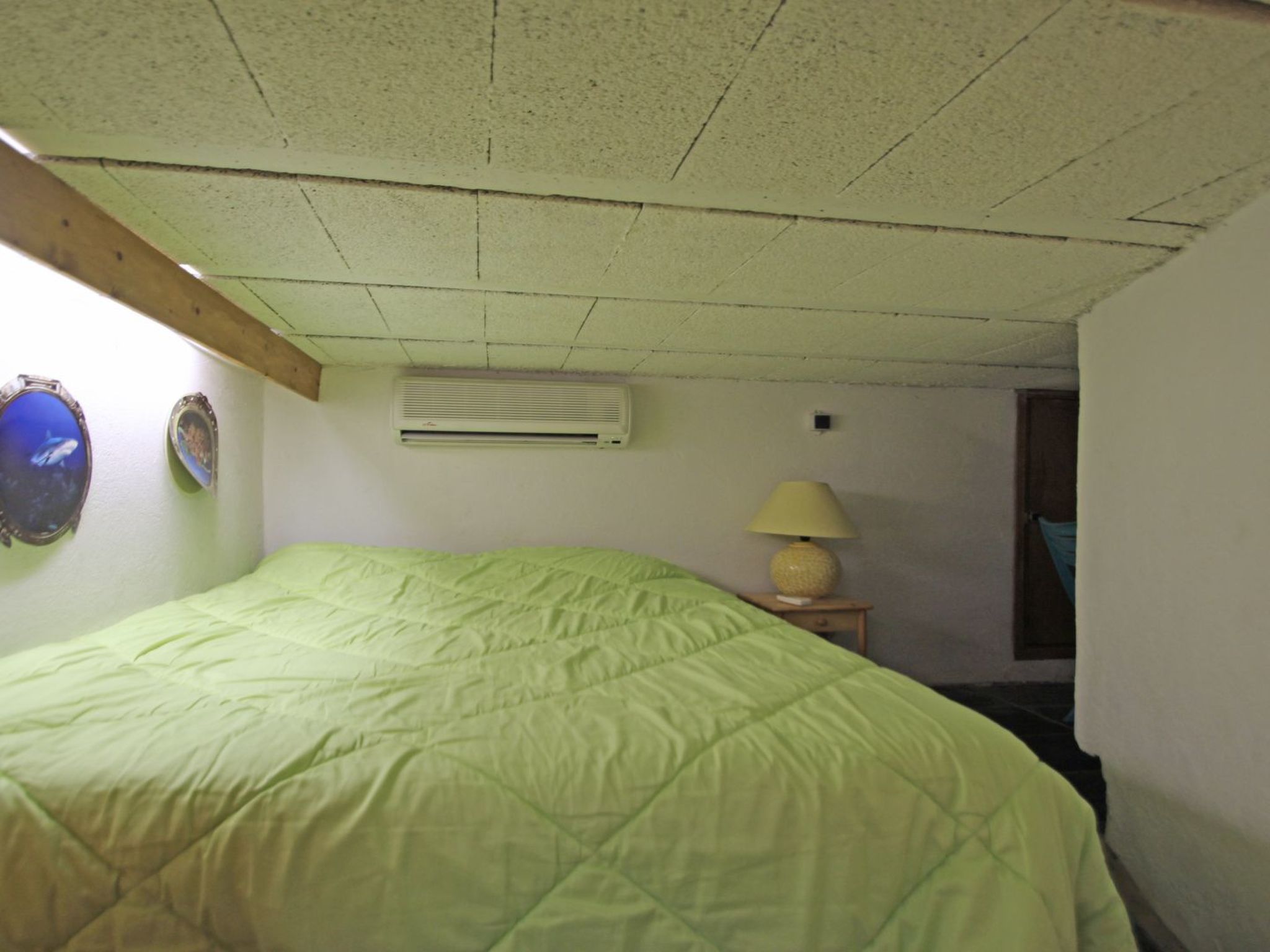 Photo of Le Bateau - 4 Personen - Füße im Wasser - Strand