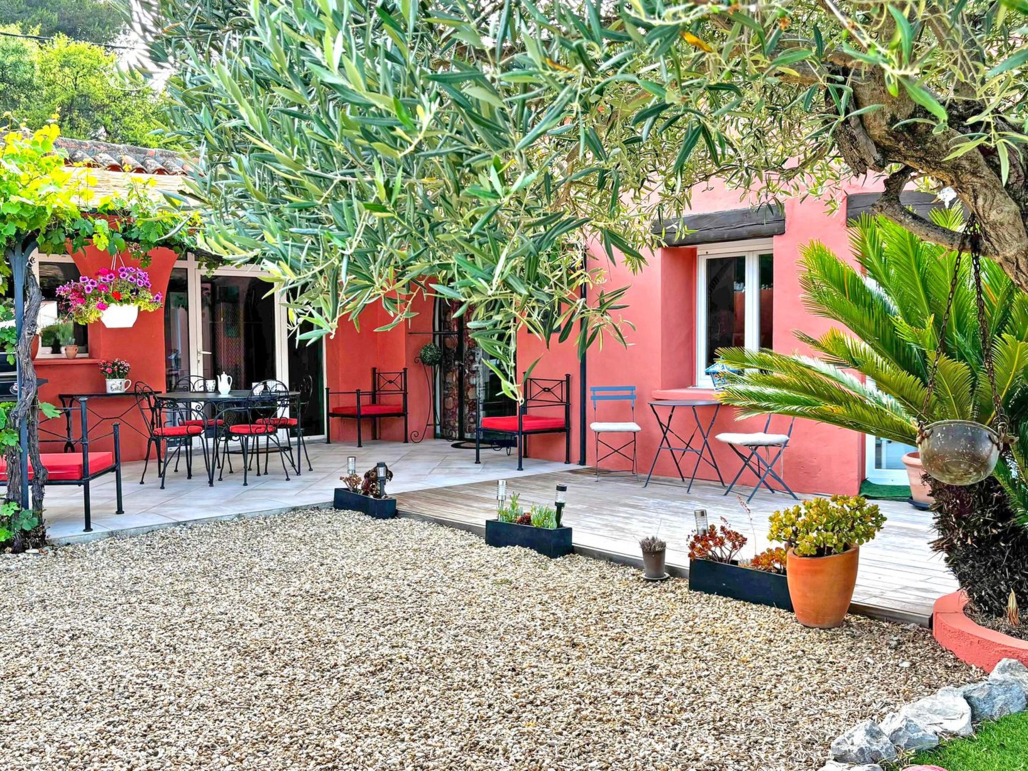 Photo of Haus 5 pers - Swimmingpool- Klimaanlage- WiFi