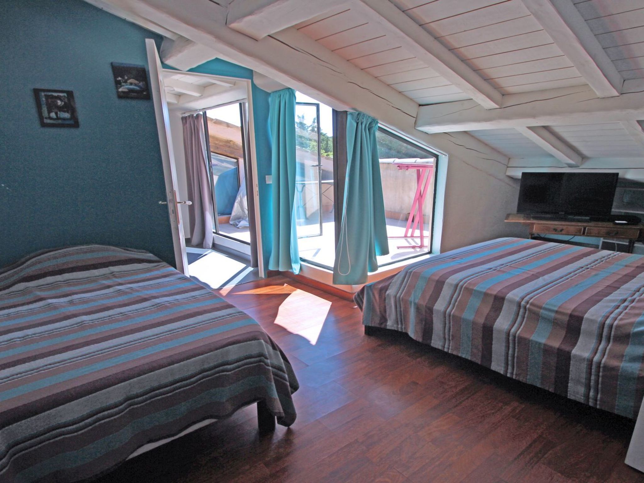 Photo of Haus 5 pers - Swimmingpool- Klimaanlage- WiFi