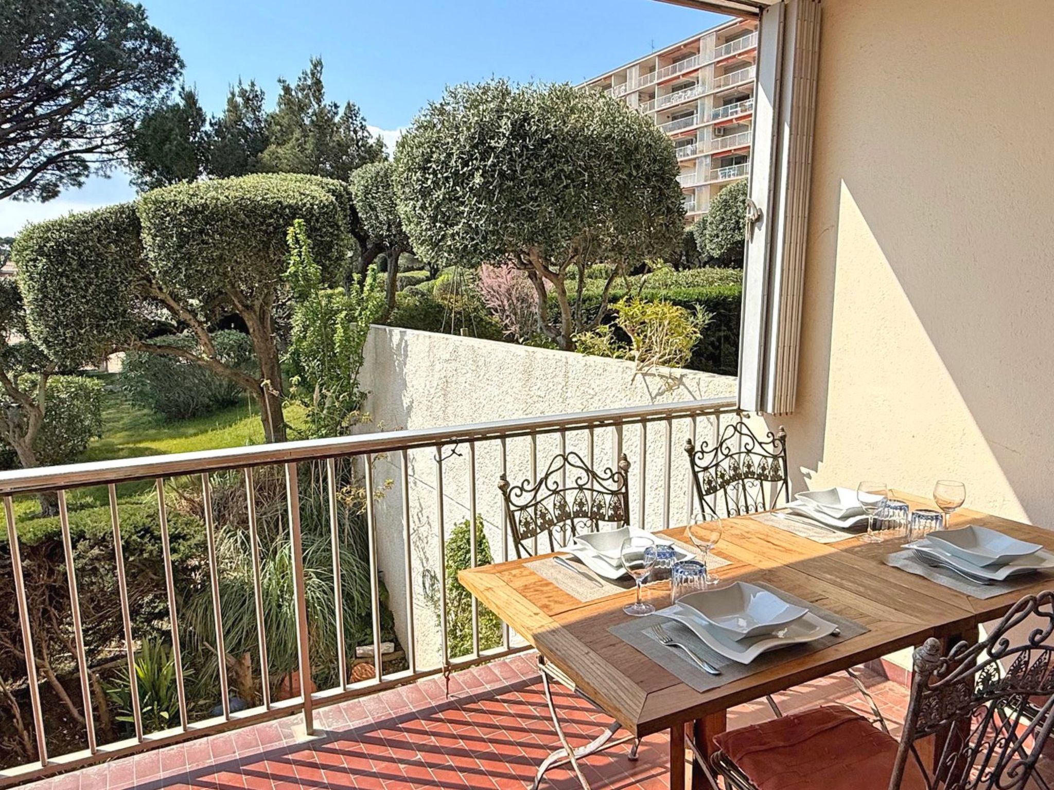 Photo of Appt T3 - Schwimmbad Residenz - clim - Sainte Maxime