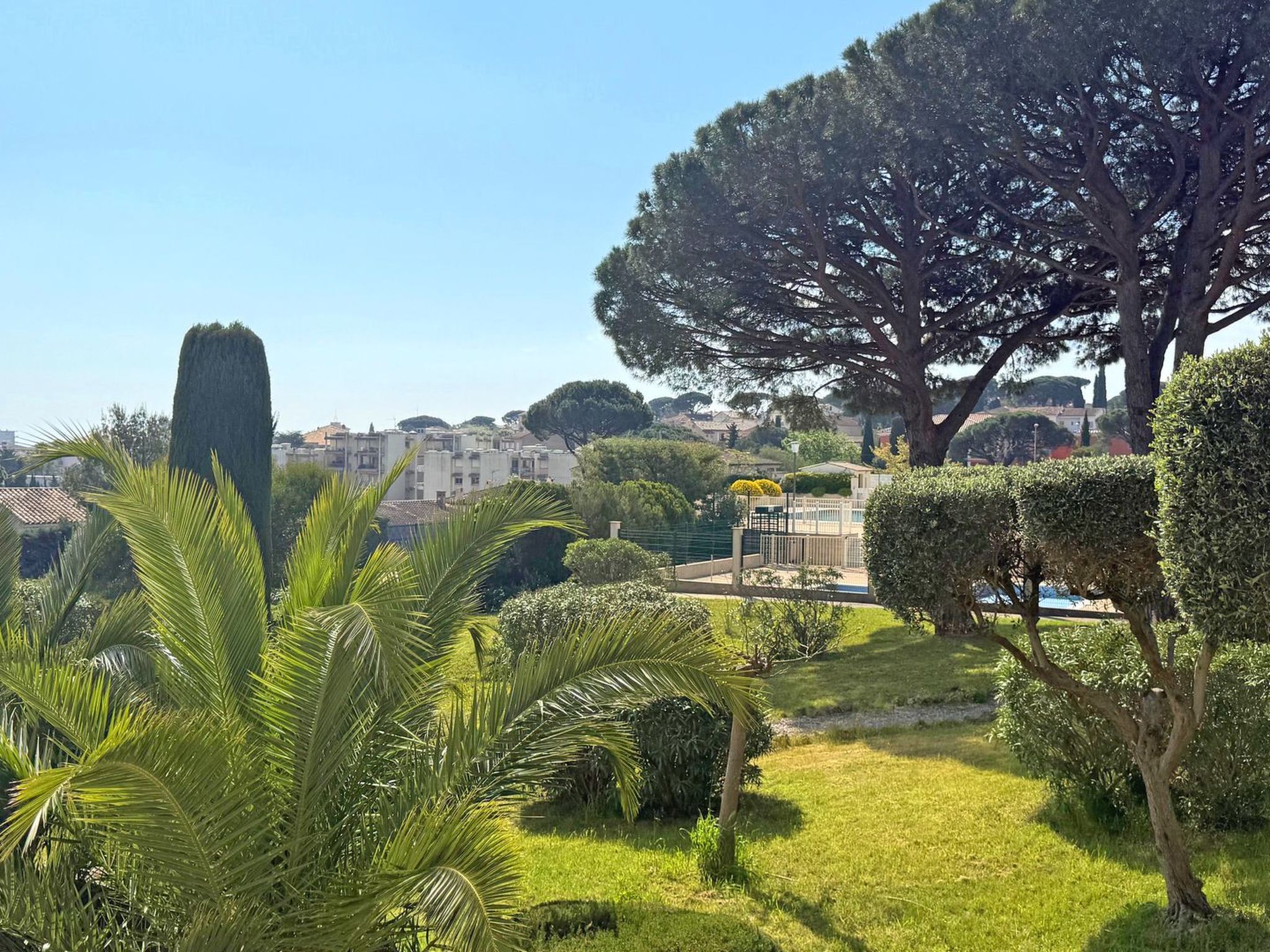 Photo of Appt T3 - Schwimmbad Residenz - clim - Sainte Maxime