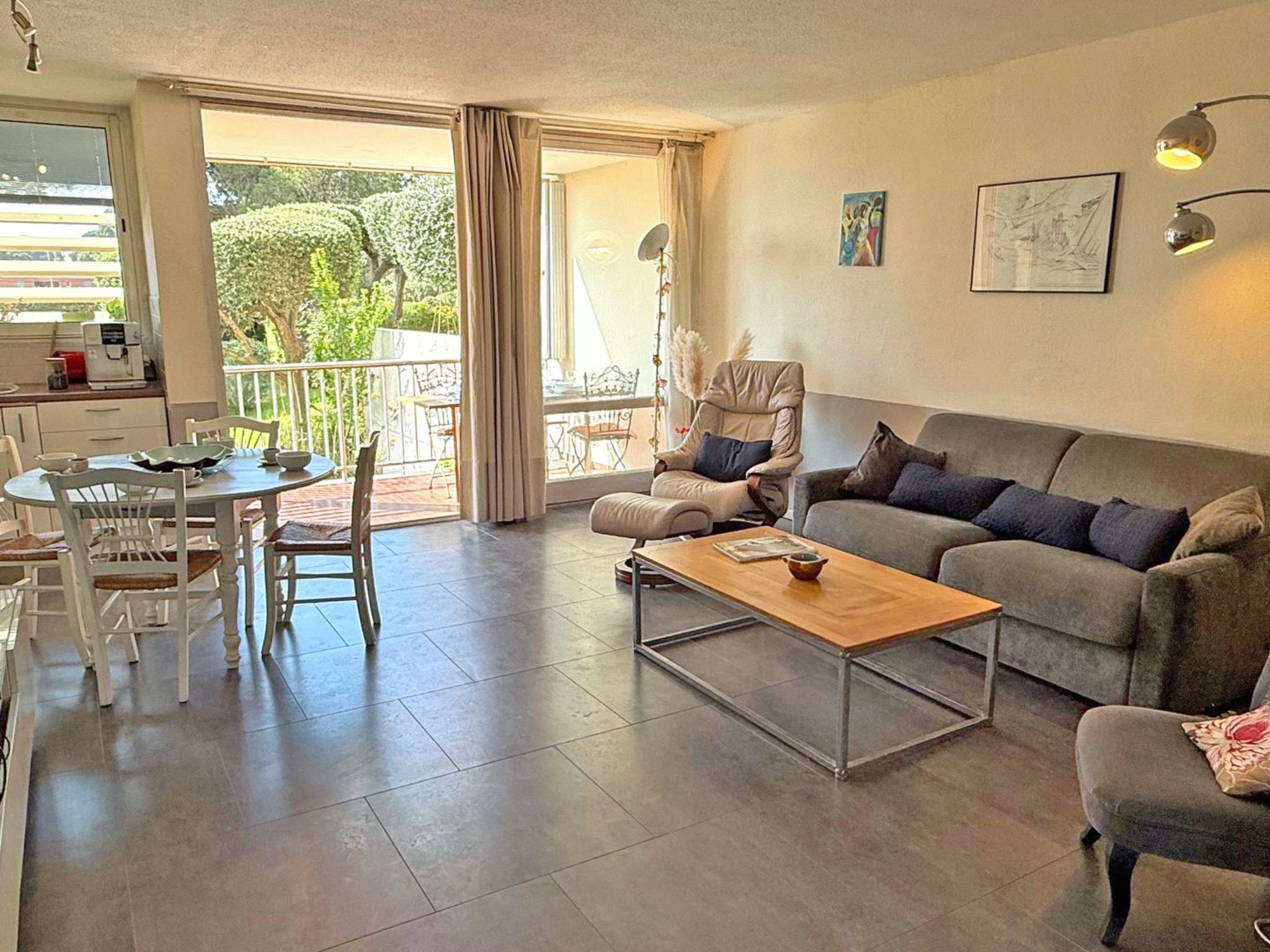 Photo of Appt T3 - Schwimmbad Residenz - clim - Sainte Maxime