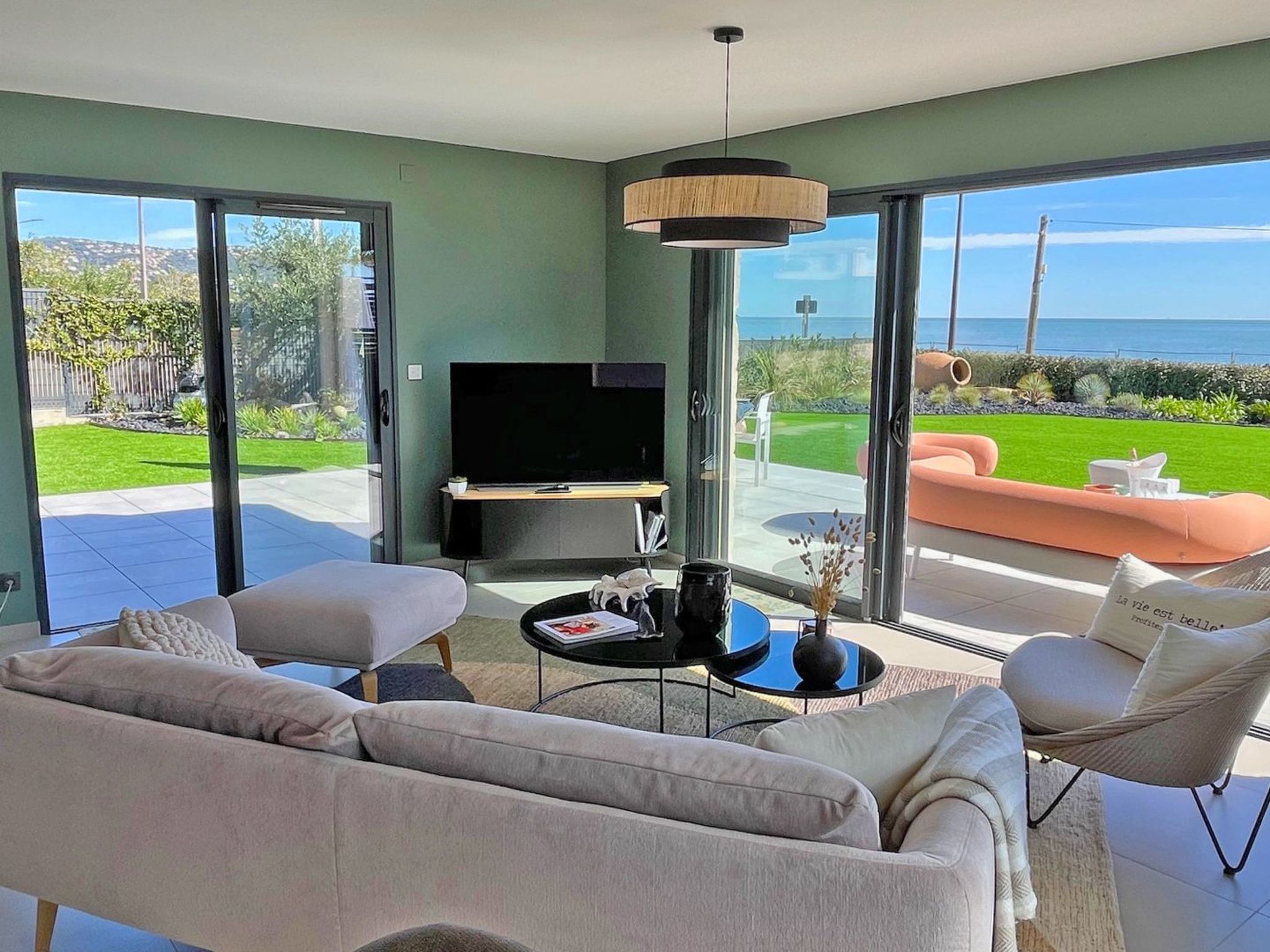 Photo of Wohnung T4 - 6 Personen - Meerblick - Klimaanlage - Wifi - Direkt am Strand - S