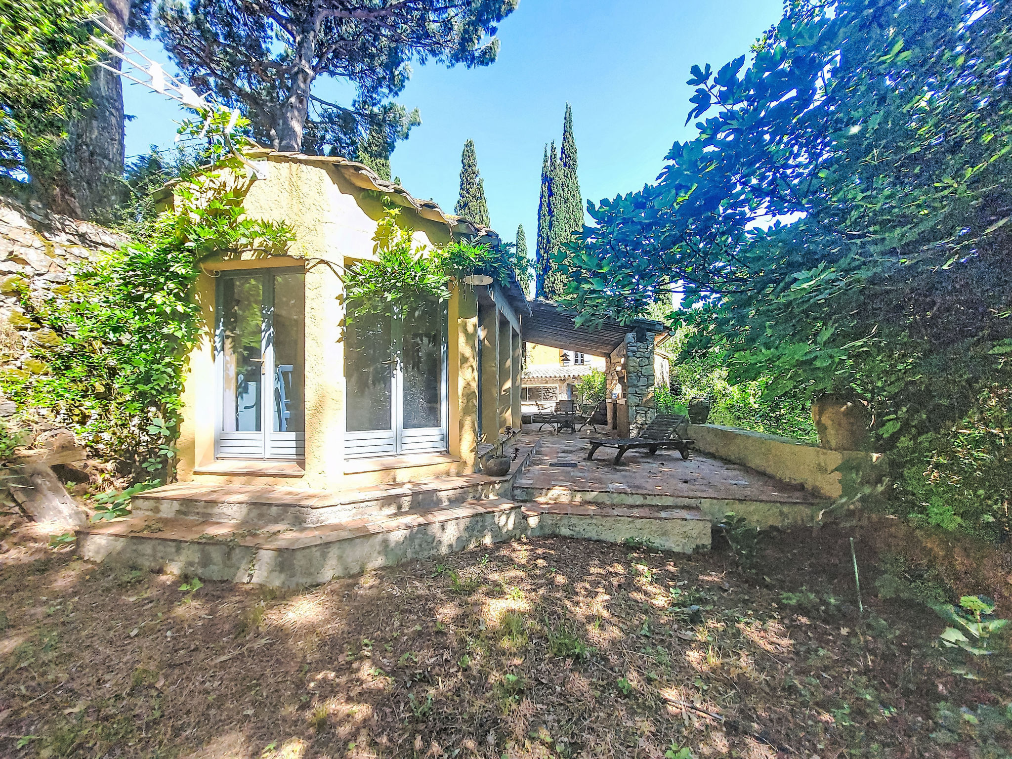 Le Vieux Moulin - Dehors
