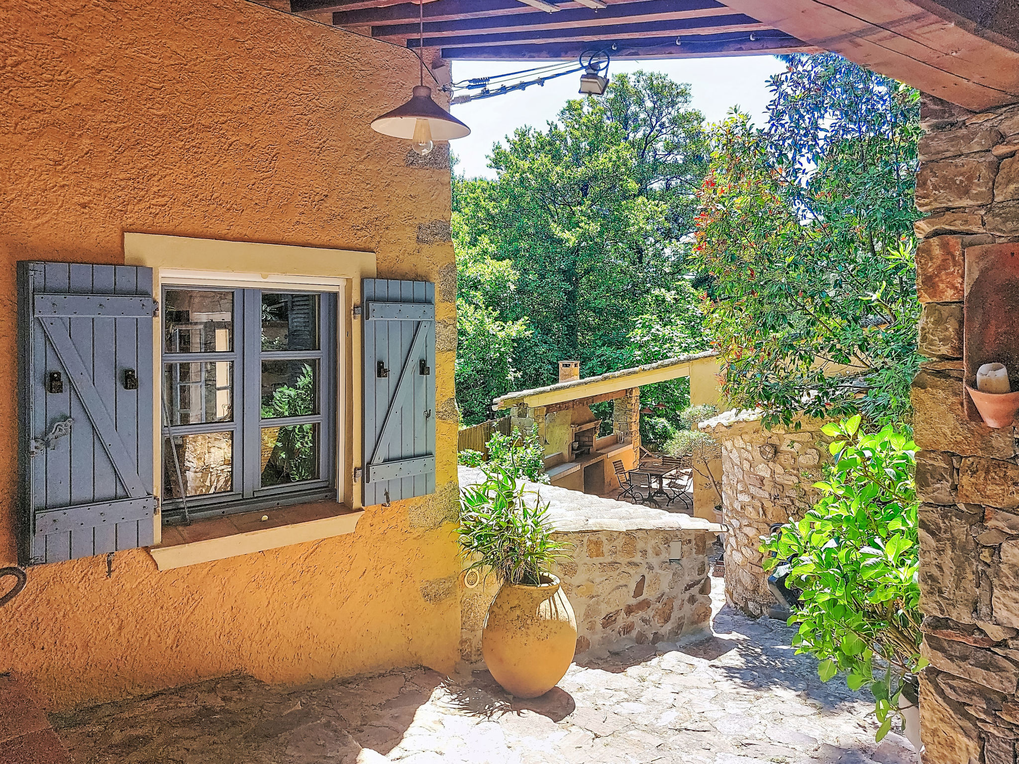 Le Vieux Moulin - Dehors