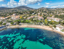 Les Rivages des Issambres: modern appartement aan de Côte d'Azur, 150m van zee - thumbnail 4