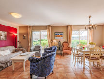Vrijstaande villa aan zee met airco en gedeeld zwembad in Les Issambres - thumbnail 6