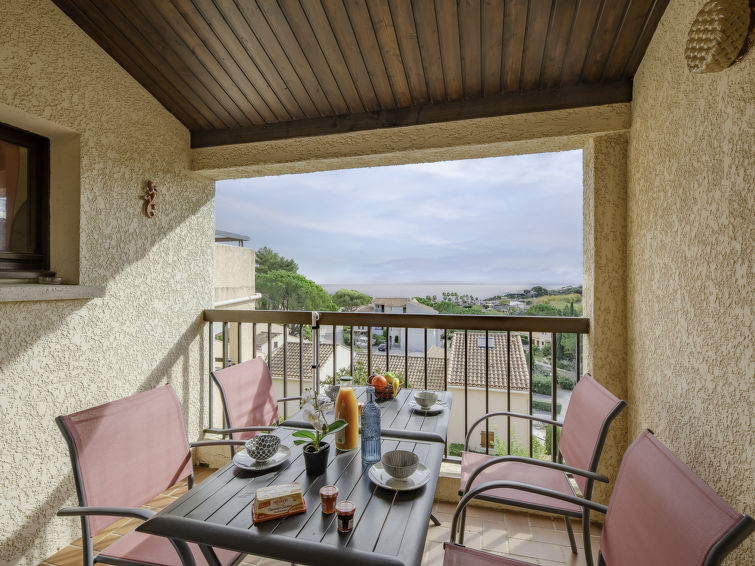 Search and Stay destination Roquebrune-sur-Argens, Provence-Alpes-Côte d'Azur - France from AU$ 220. La Gaillarde