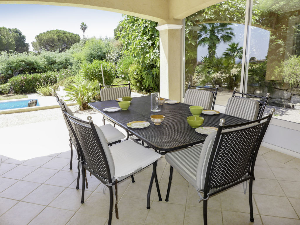 La Petite Afrique — Terrace
