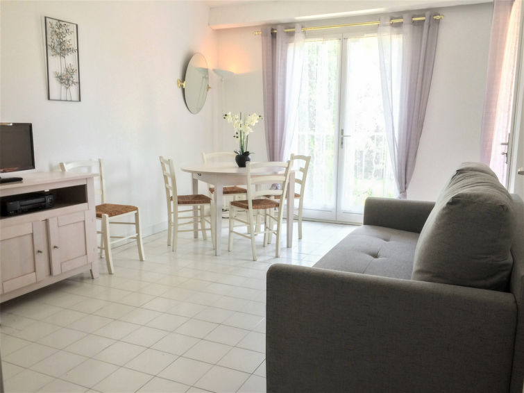 Search and Stay destination Roquebrune-sur-Argens, Provence-Alpes-Côte d'Azur - France from AU$ 144. Les Hauts des Issambres