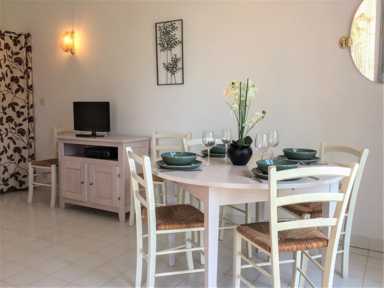 Search and Stay destination Roquebrune-sur-Argens, Provence-Alpes-Côte d'Azur - France from AU$ 144. Les Hauts des Issambres