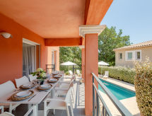 Zonnige villa met privézwembad, 850m van het strand in Les Issambres - thumbnail 2