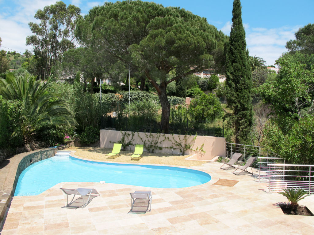 Clothilde — Pool Outdoor