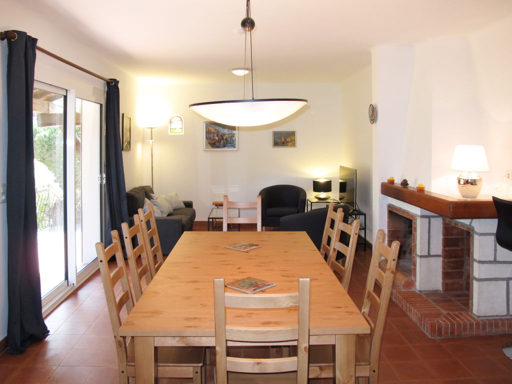 Clothilde — Kitchen / Dining Room