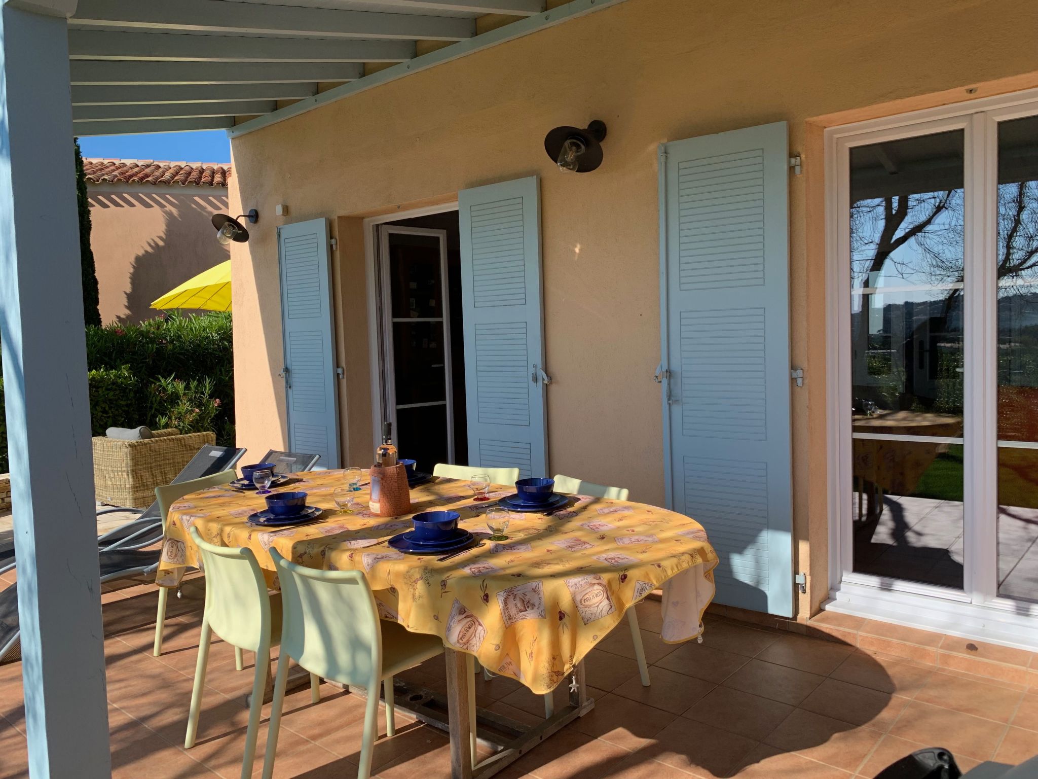 Mit Garten, Grill und Terrasse