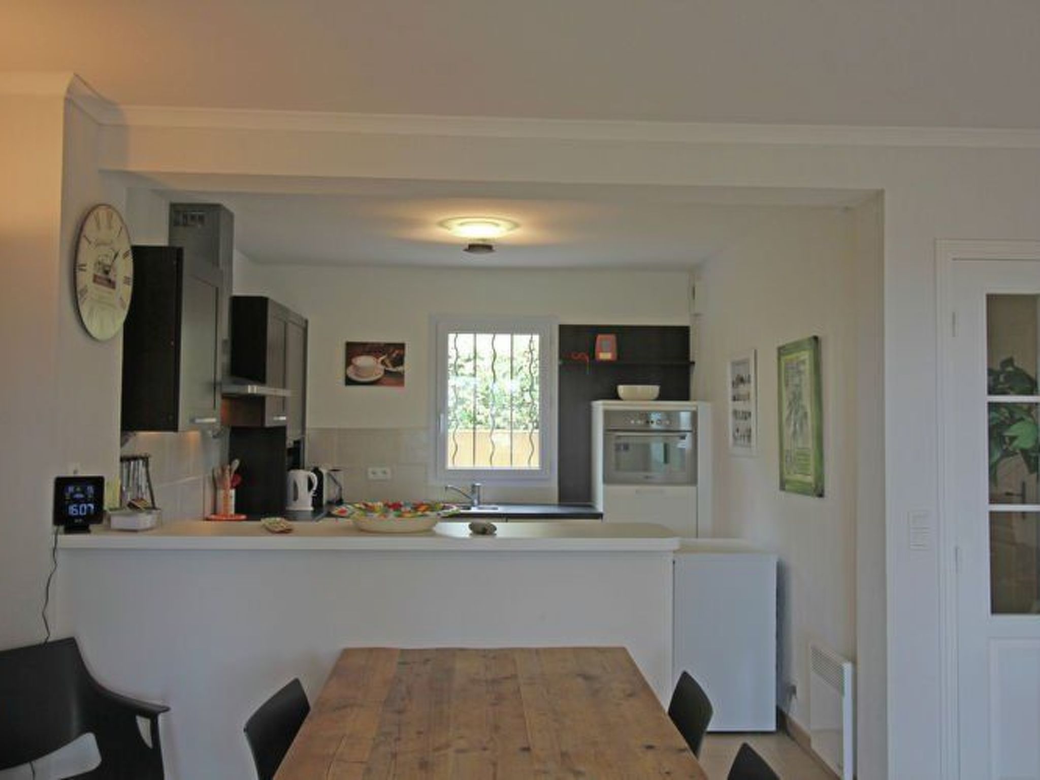 Mit Garten, Grill und Terrasse-Drinnen