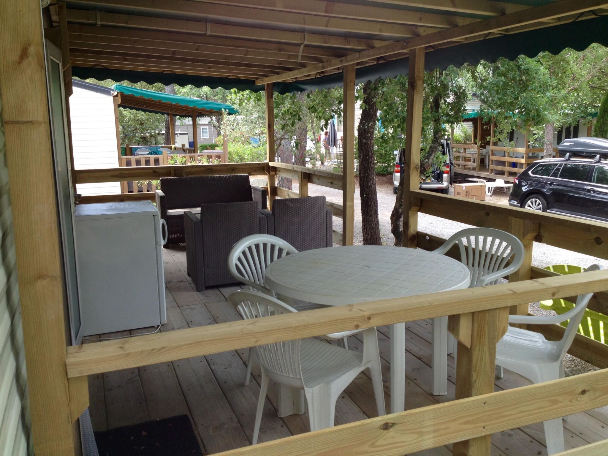 Stacaravan camping Lei Suves cote d'azur Var-Binnen