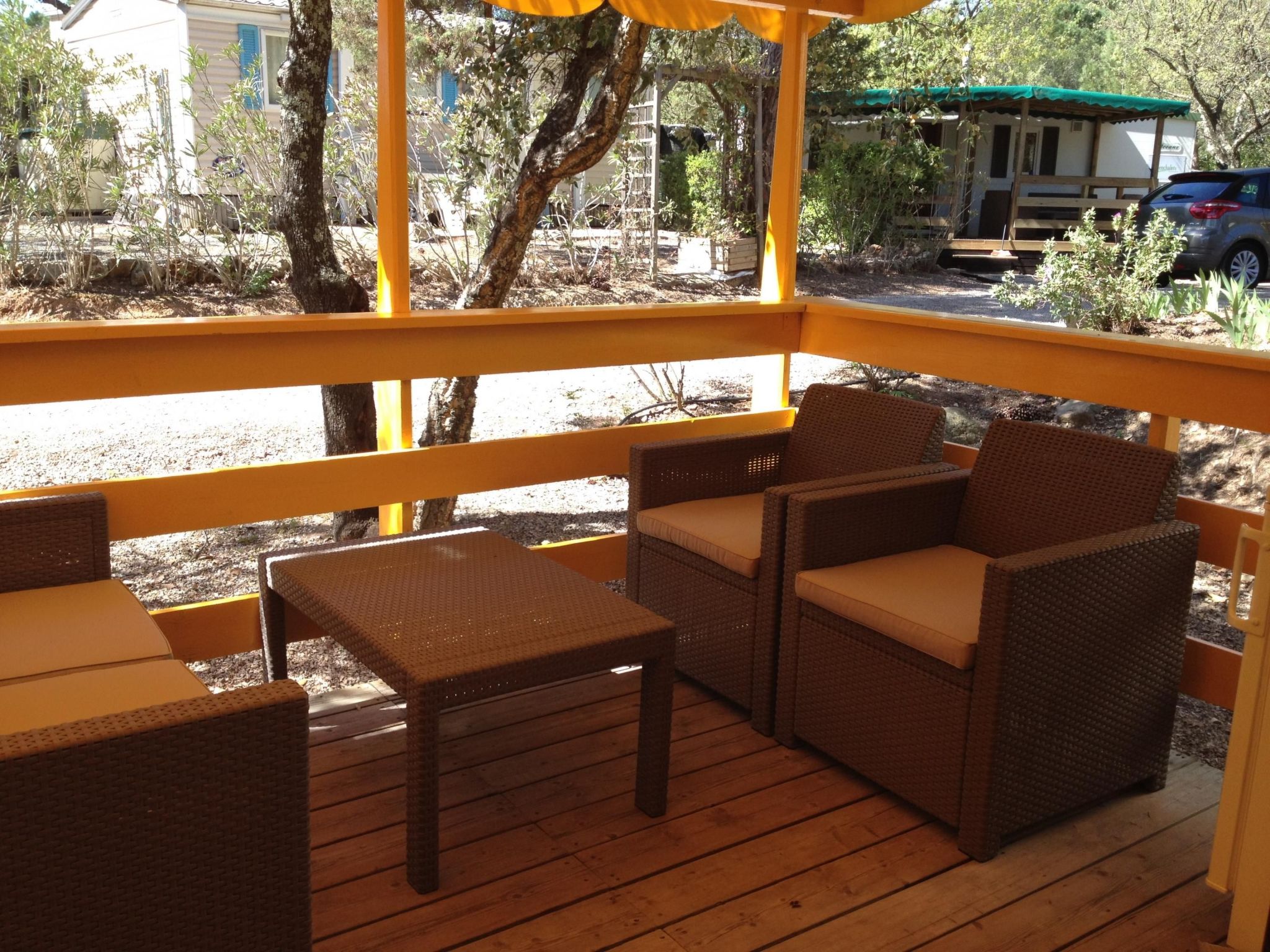 Stacaravan camping Lei Suves cote d'azur Var-Binnen