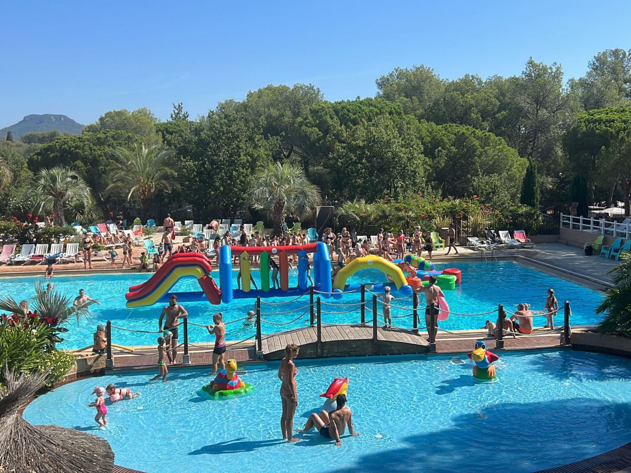 Stacaravan camping Lei Suves cote d'azur Var-Binnen