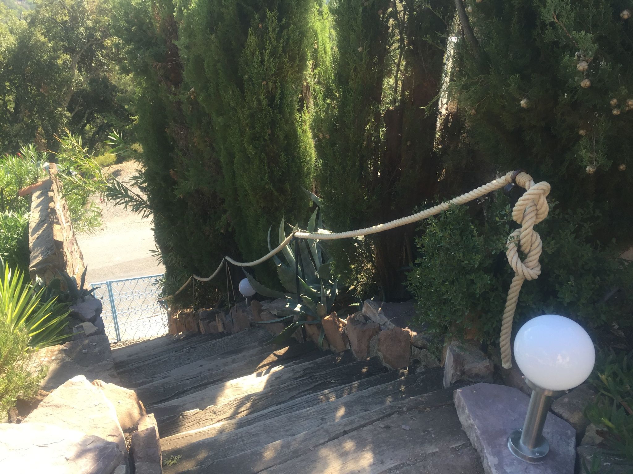 Kleine Villa an der Cote d´Azur-Drinnen