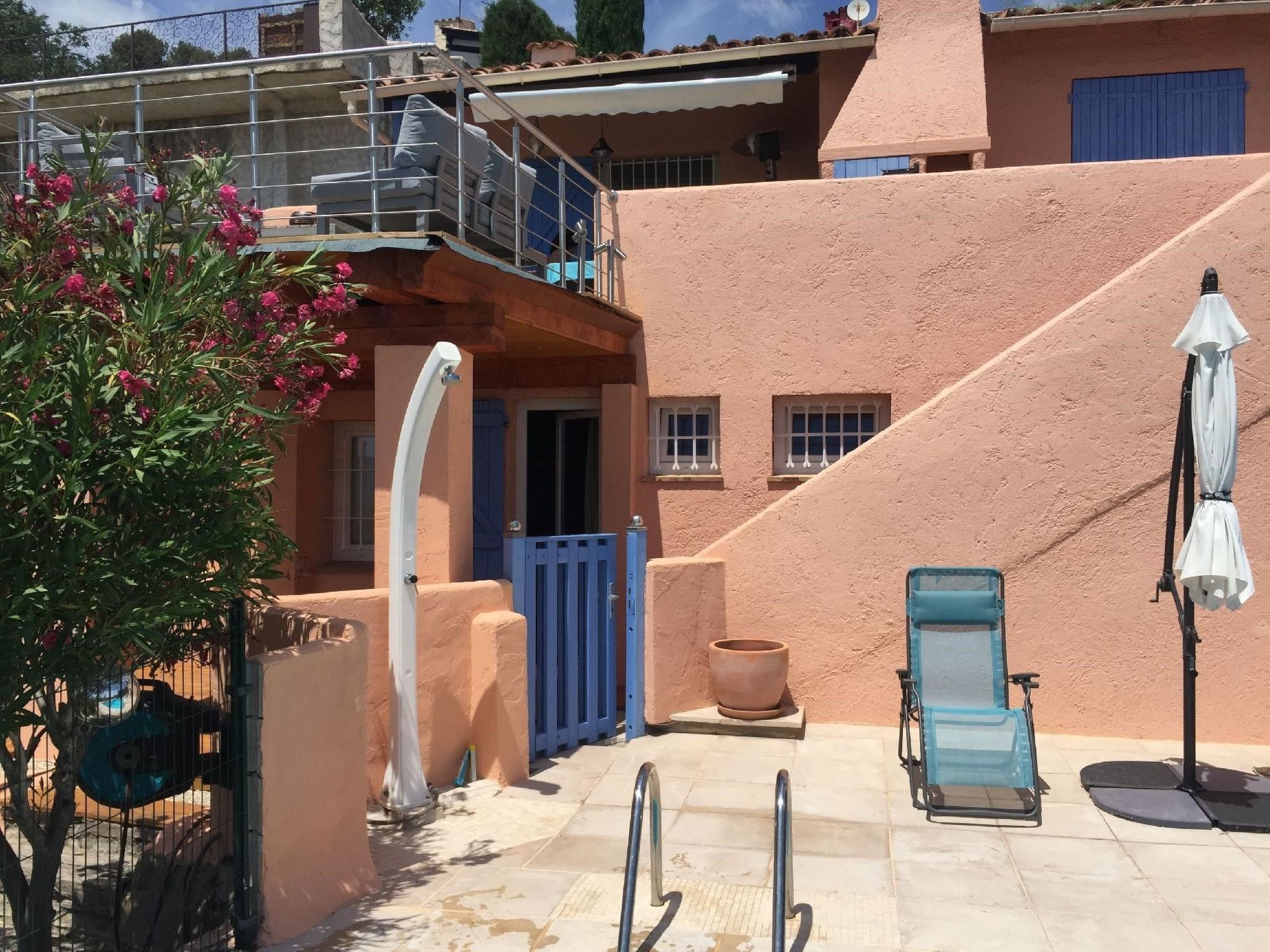 Kleine Villa an der Cote d´Azur-Drinnen