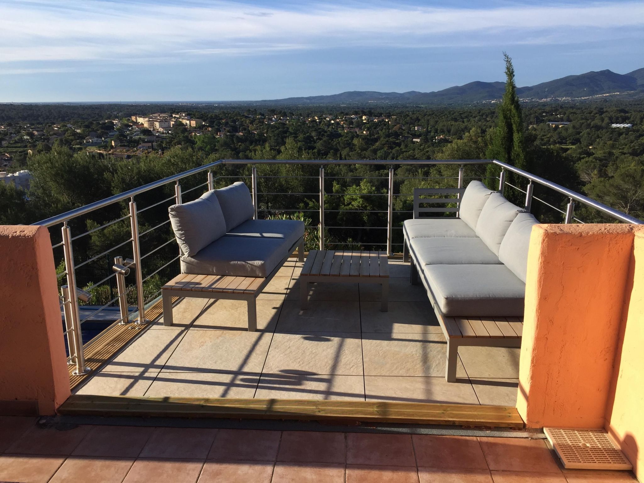 Kleine Villa an der Cote d´Azur-Drinnen