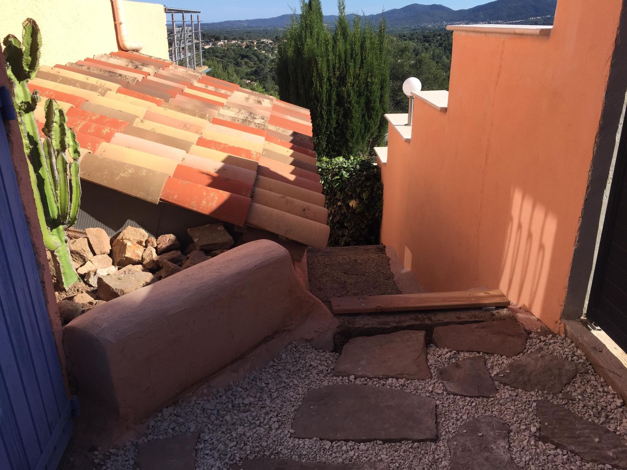 Kleine Villa an der Cote d´Azur-Drinnen