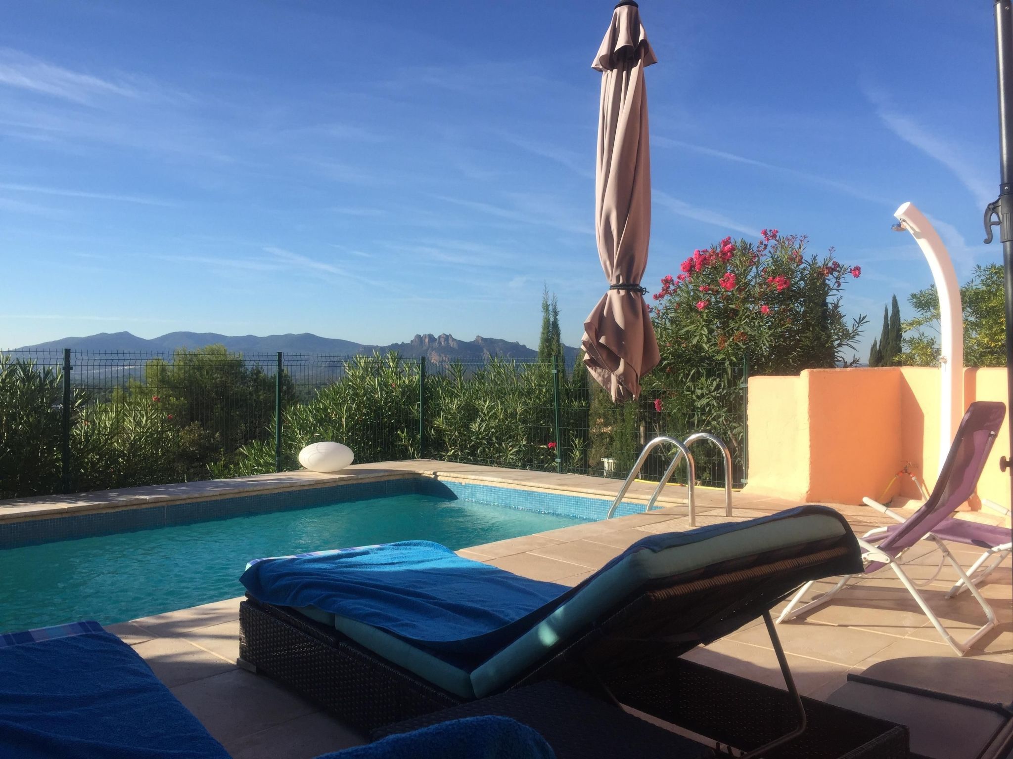 Kleine Villa an der Cote d´Azur-Drinnen