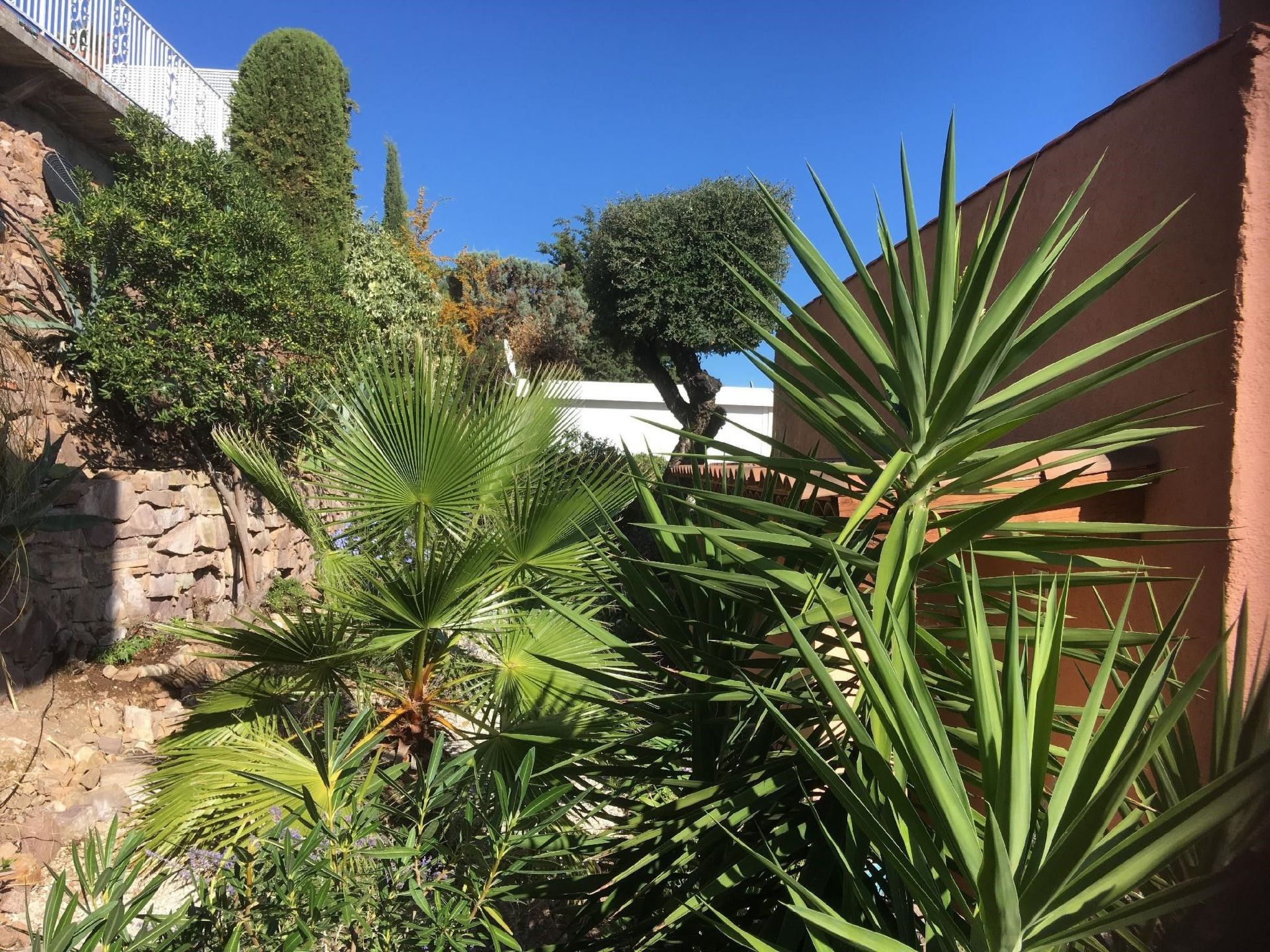 Kleine Villa an der Cote d´Azur-Drinnen