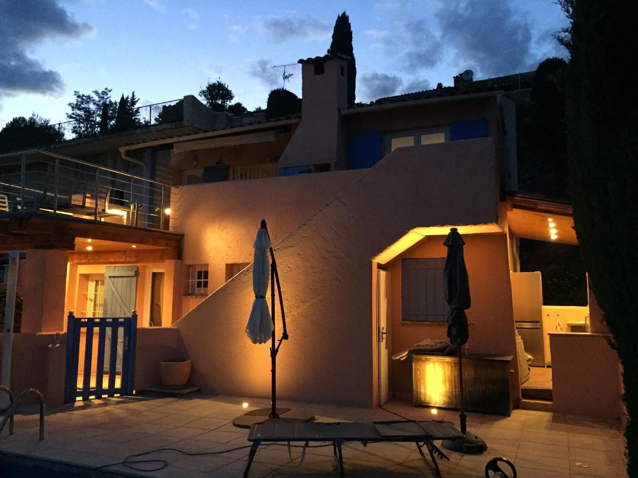 Kleine Villa an der Cote d´Azur-Drinnen