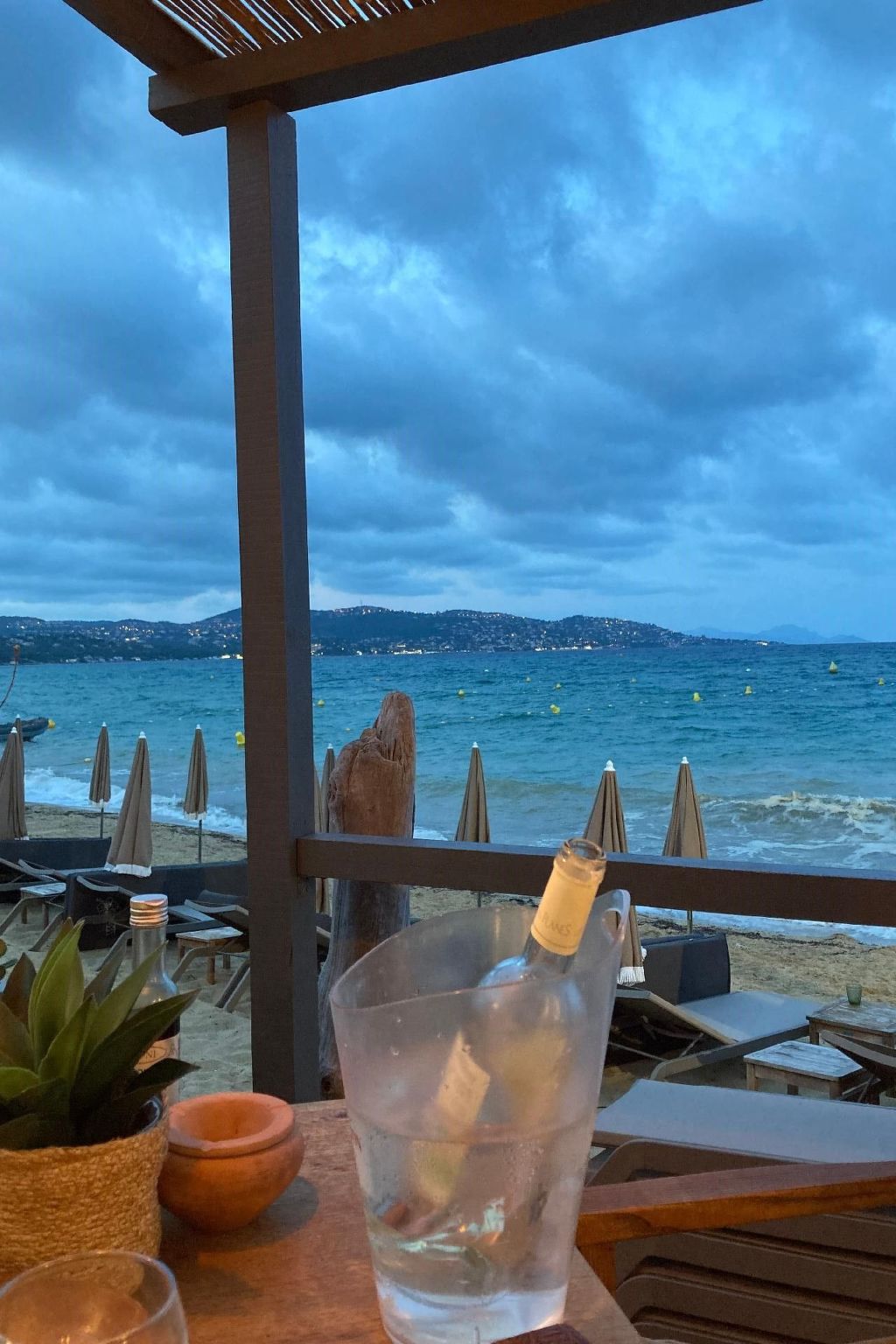 Kleine Villa an der Cote d´Azur-Drinnen