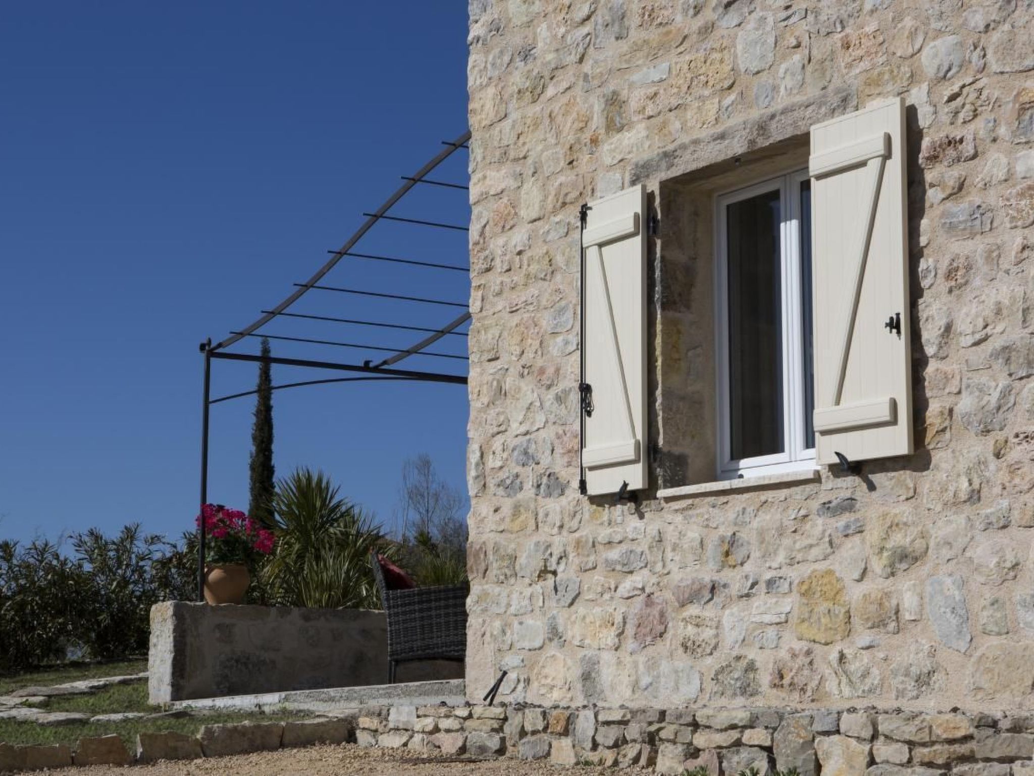 "Meline" mit Aussicht-Draußen