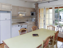 Rustiek appartement op 10 ha domein met zwembad bij Fayence - thumbnail 4
