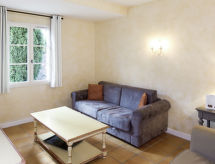 Rustiek appartement op 10 ha domein met zwembad bij Fayence - thumbnail 3