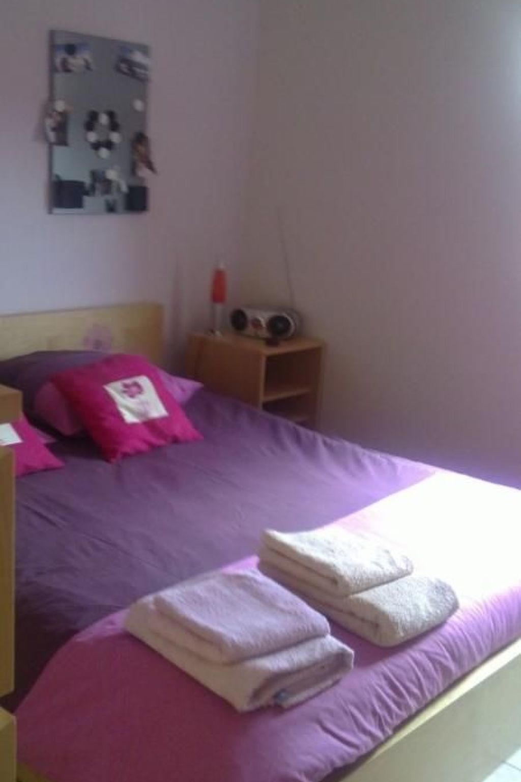 Freistehendes Haus mit großer Terrasse und Panoramablick auf die Landschaft-Image-tags.info