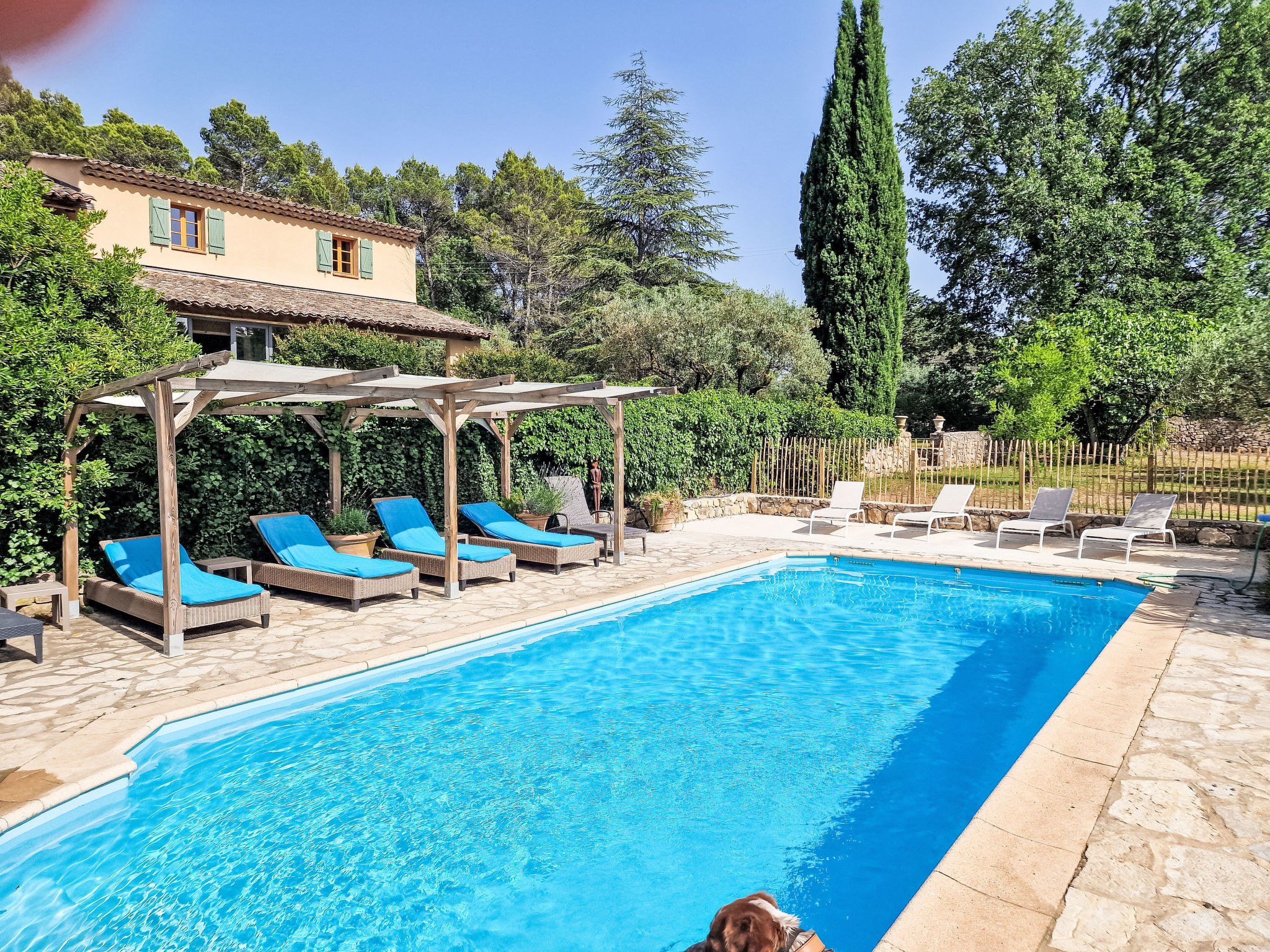 Klimatisiertes Mas Les Heures Bleues mit Pool