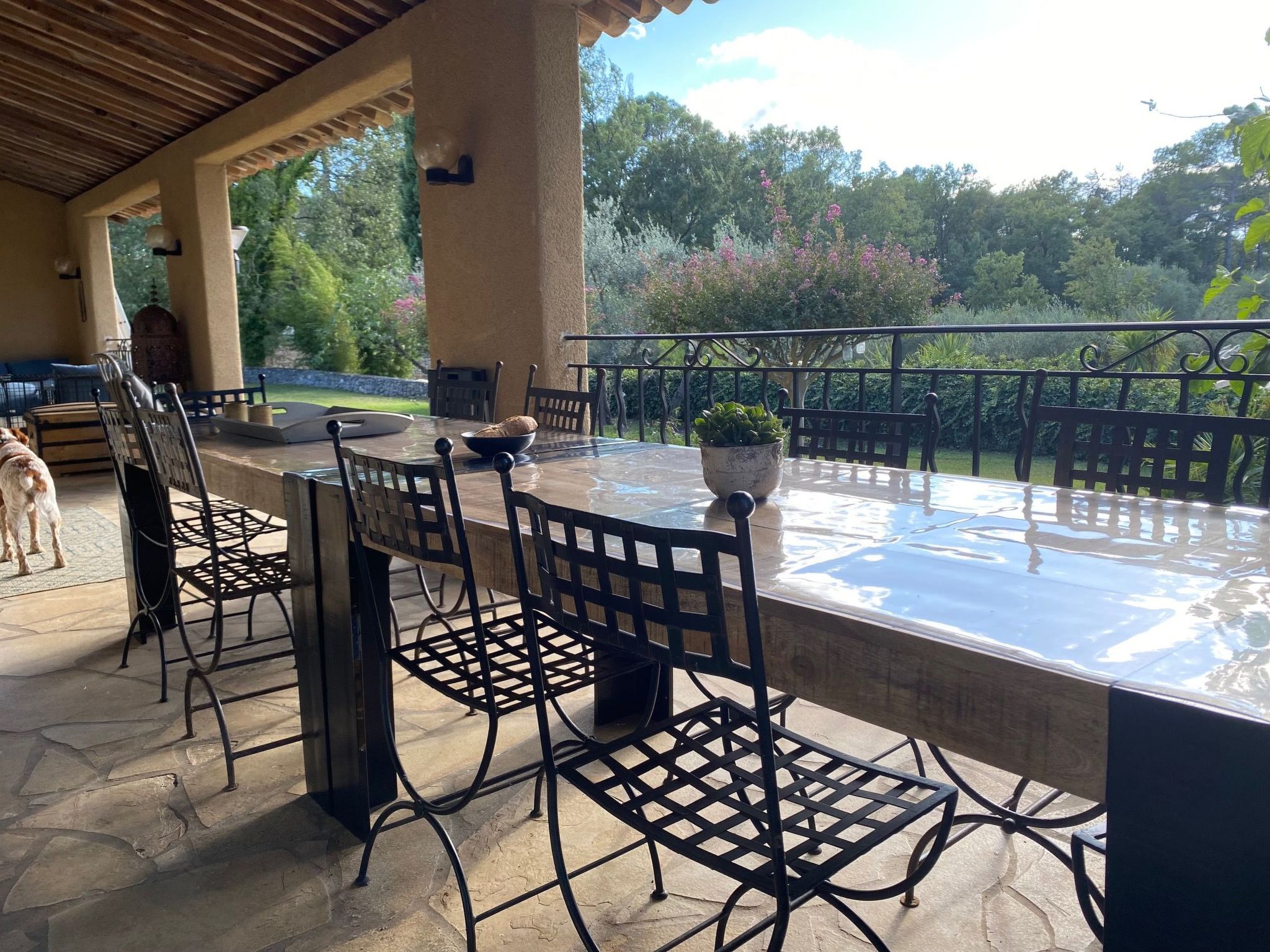 Klimatisiertes Mas Les Heures Bleues mit Pool-Binnen