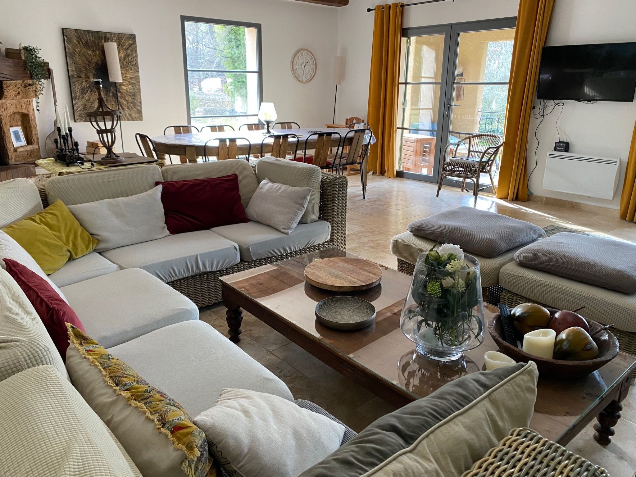 Klimatisiertes Mas Les Heures Bleues mit Pool-Binnen