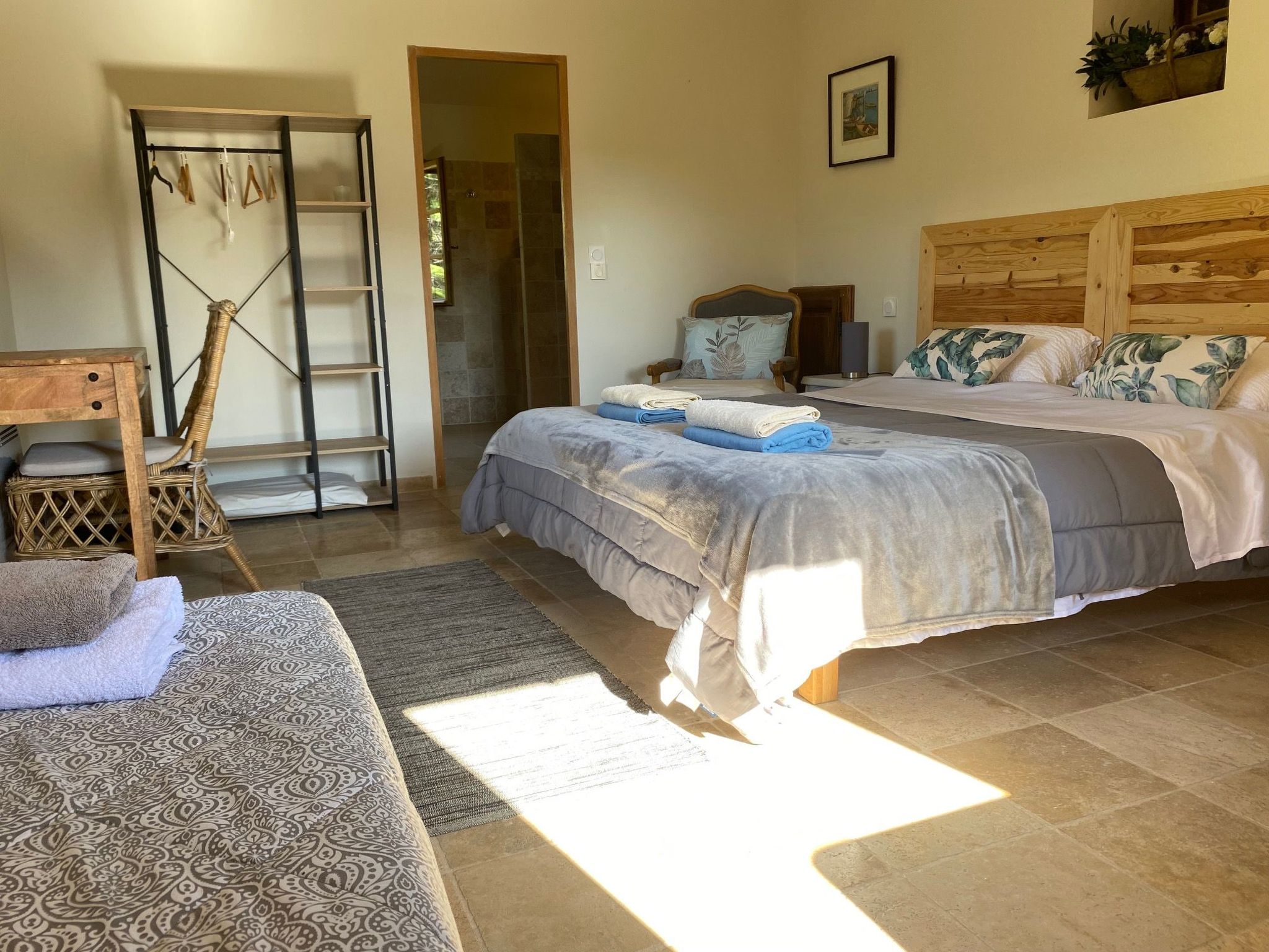 Klimatisiertes Mas Les Heures Bleues mit Pool-Binnen