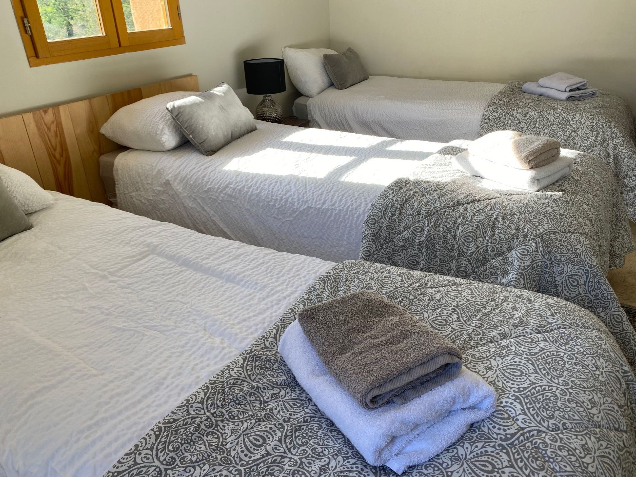 Klimatisiertes Mas Les Heures Bleues mit Pool-Binnen