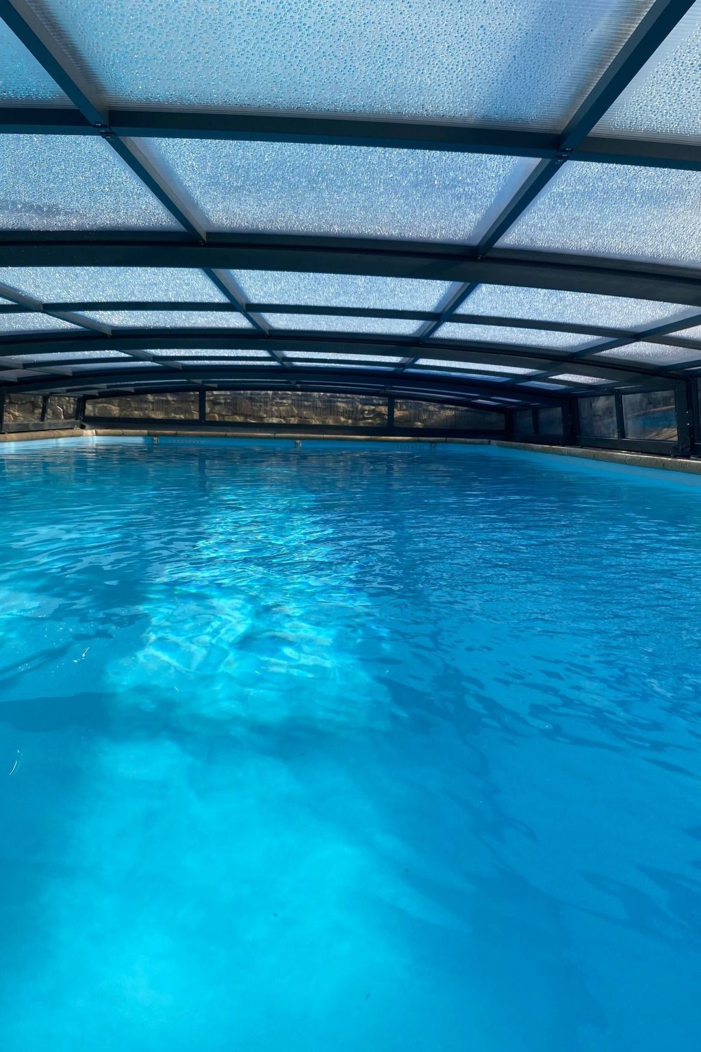 Klimatisiertes Mas Les Heures Bleues mit Pool-Binnen