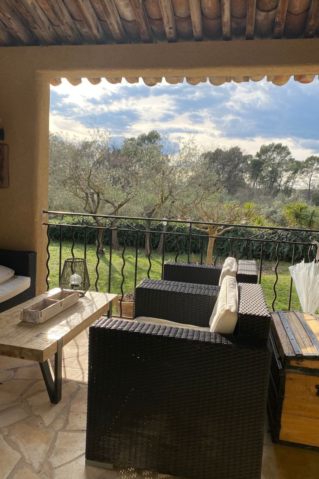 Klimatisiertes Mas Les Heures Bleues mit Pool-Binnen