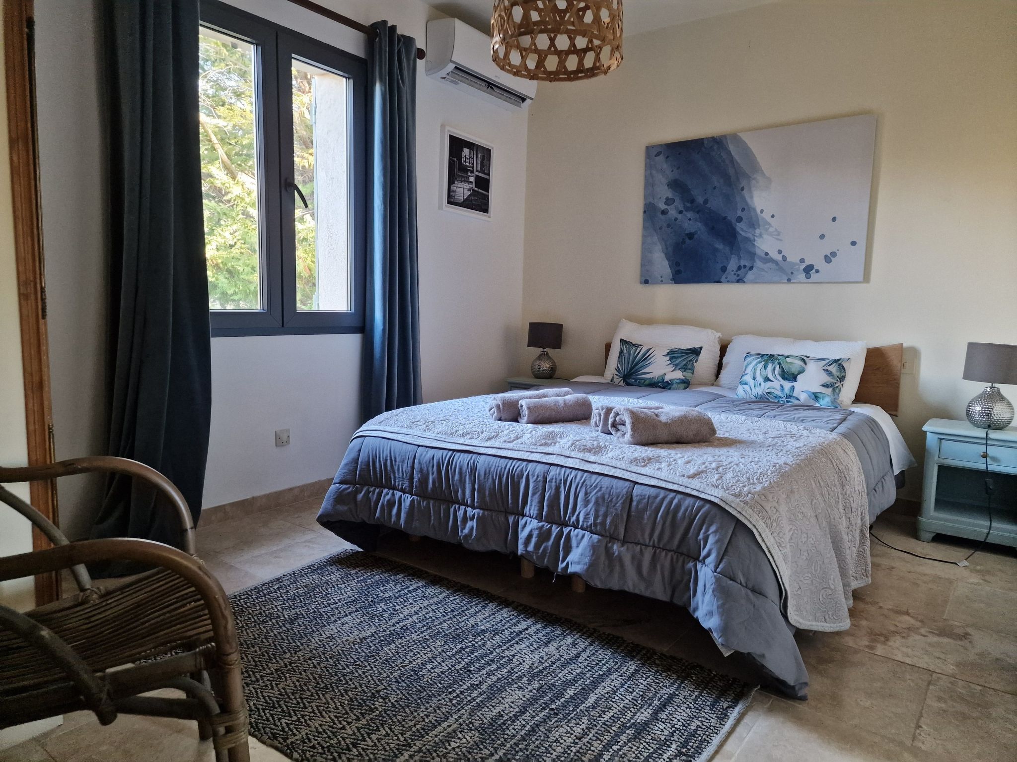 Klimatisiertes Mas Les Heures Bleues mit Pool-Binnen