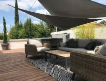 Villa mit Garten, Grill und Terrasse