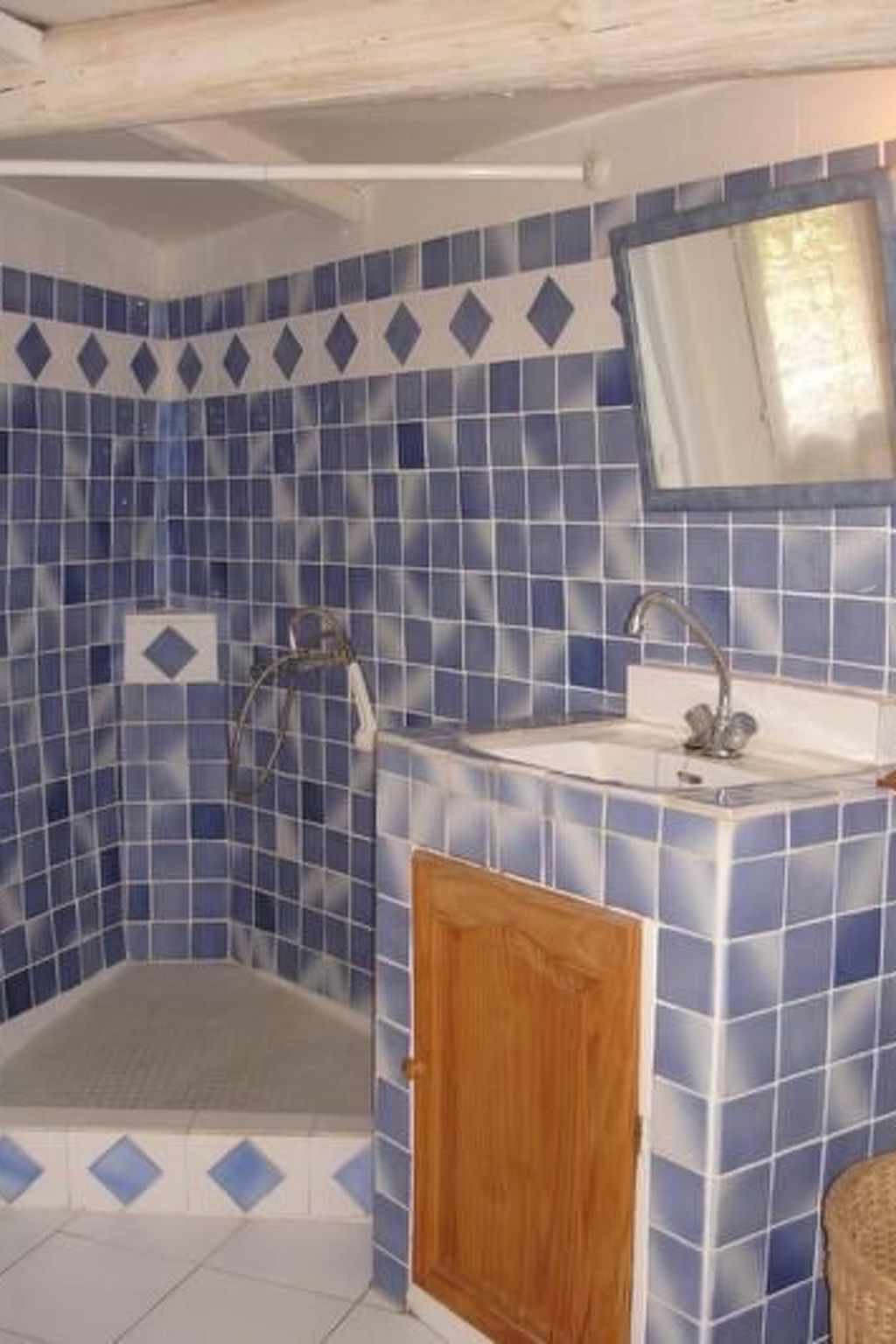 In Sillans-La-Cascade mit Garten-Inside