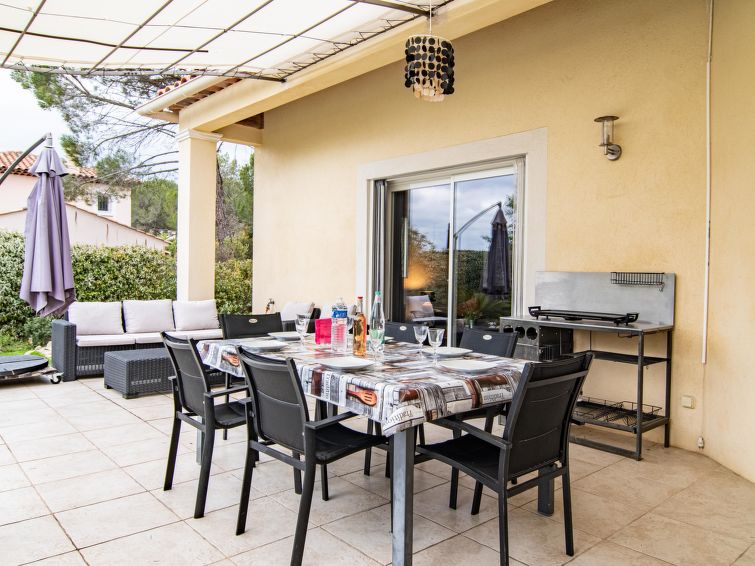 Search and Stay destination Bagnols-en-Forêt, Provence-Alpes-Côte d'Azur - France from AU$ 289. Au Romarin
