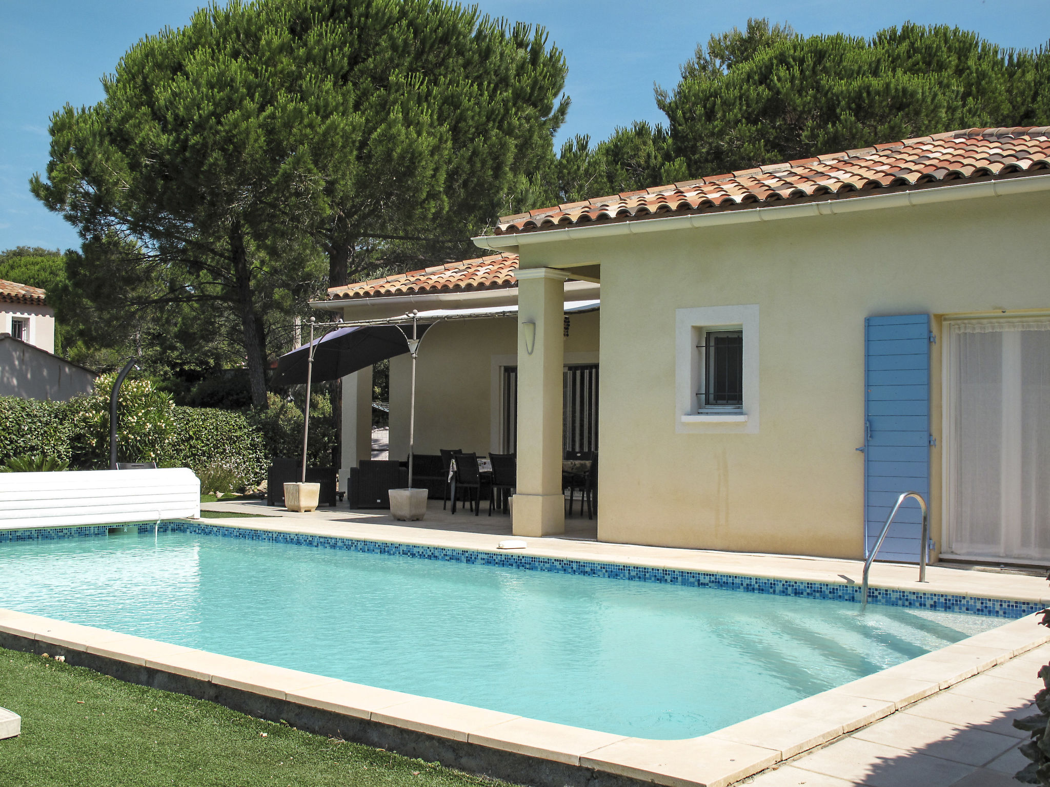 Vakantiehuis met privé zwembad in Bagnols en Forêt (Frankrijk) voor 6 personen