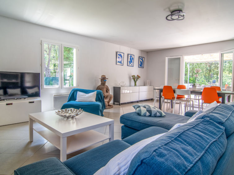 Search and Stay destination Bagnols-en-Forêt, Provence-Alpes-Côte d'Azur - France from AU$ 359. Villa Matisse