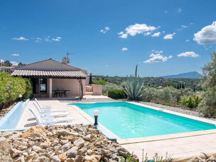 Search and Stay destination Tavernes, Provence-Alpes-Côte d'Azur - France from AU$ 183. Les Velours